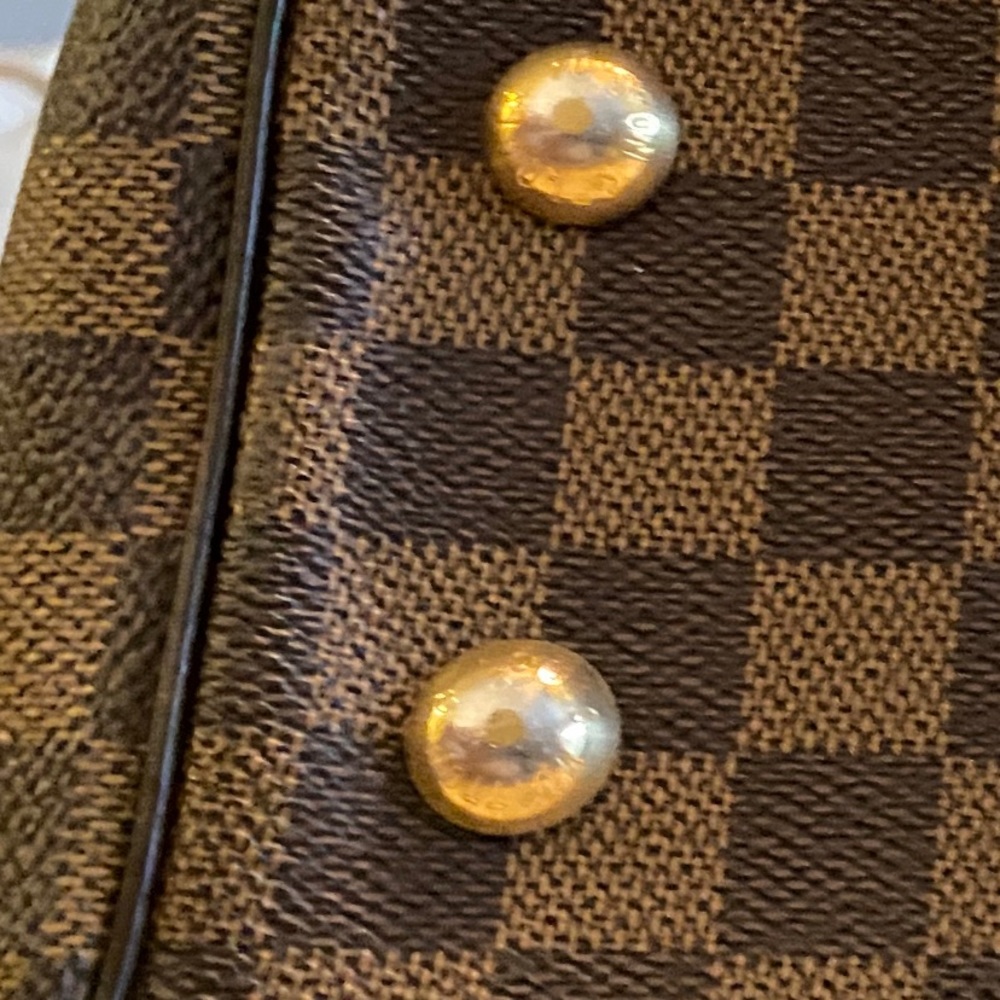 Louis Vuitton Trevi PM Handbag - Picture 4 of 9